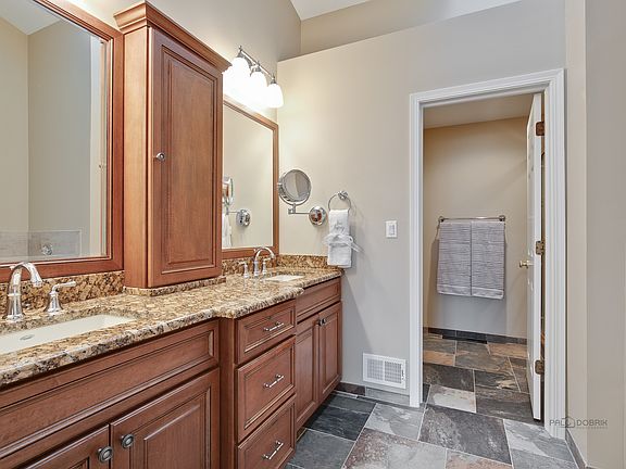 5th image of 1328 N Mill Ct