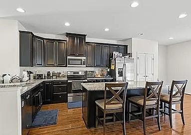 4th image of 201 Freesia Ln