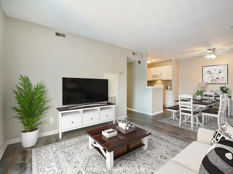 Southland Greens Apartments — Photo 3