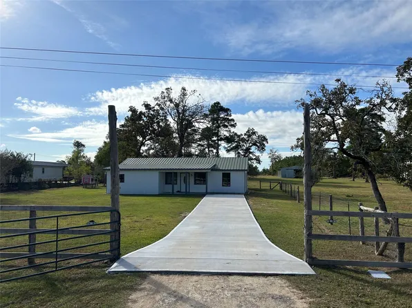 27540 Foxwood Dr, Waller, TX 77484