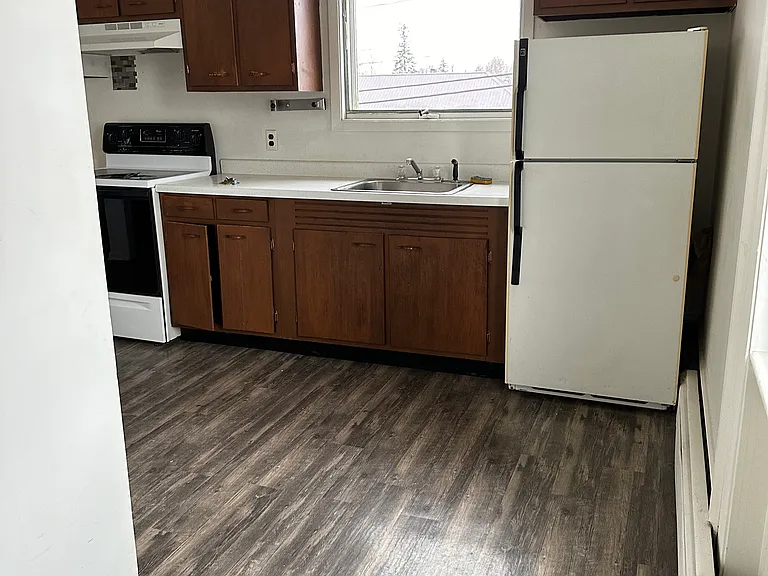 8746 Main St #4 — Photo 5