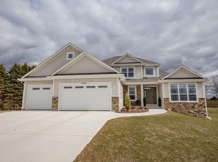 W272N4844 Golden Pheasant Way, Pewaukee, WI 53072