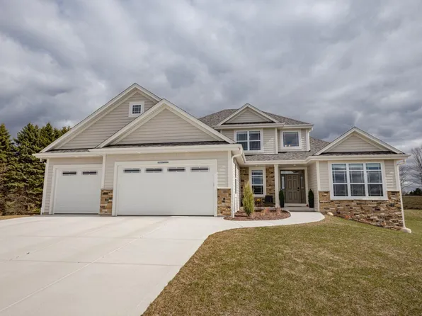 W272N4844 Golden Pheasant WAY, Pewaukee, WI 53072