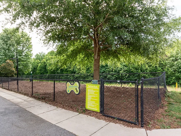 Piedmont Place — Photo 33