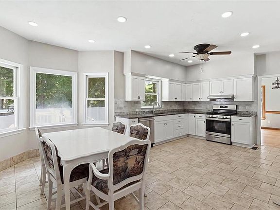 3rd image of 4712 White Owl Cres