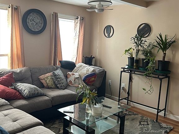4th image of 22 Barker St