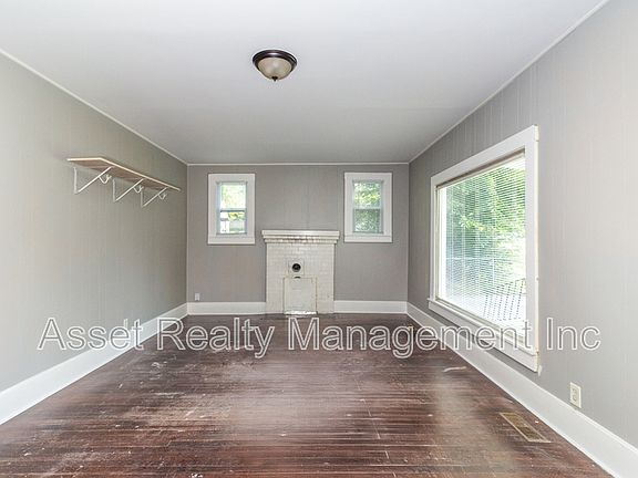 4th image of 2647 Selma Ave