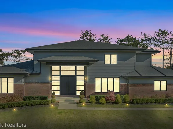 31238 Estate Woods Ct, Farmington Hills, MI 48331