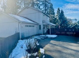 202 S Junction Ave, Cave Junction, OR 97523