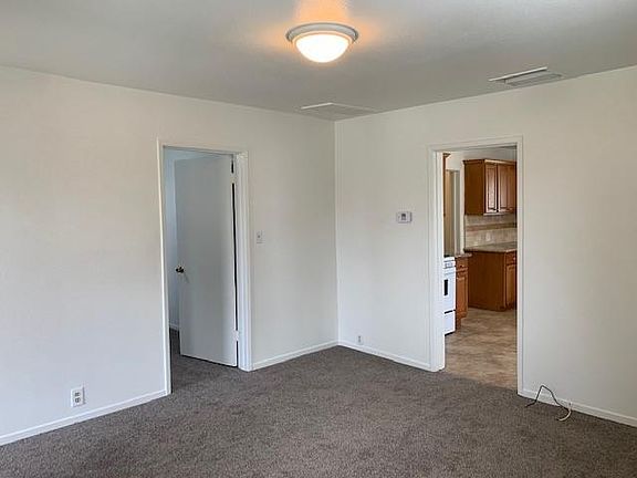 2nd image of 1518 N Glenn Ave