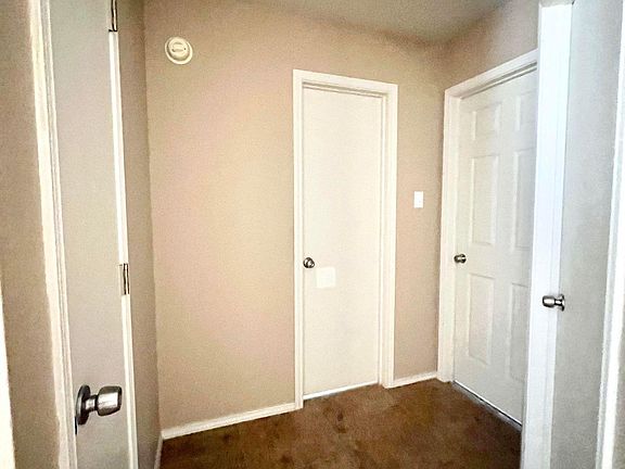 5th image of 2907 Wesley Dr