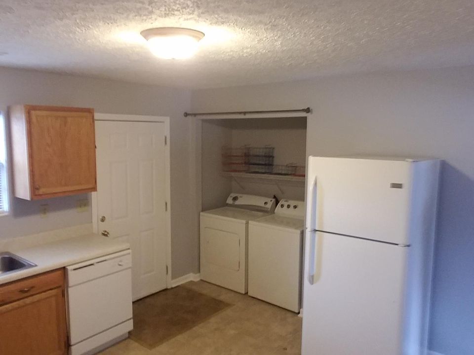 1st image of 909 Wells Ave APT A