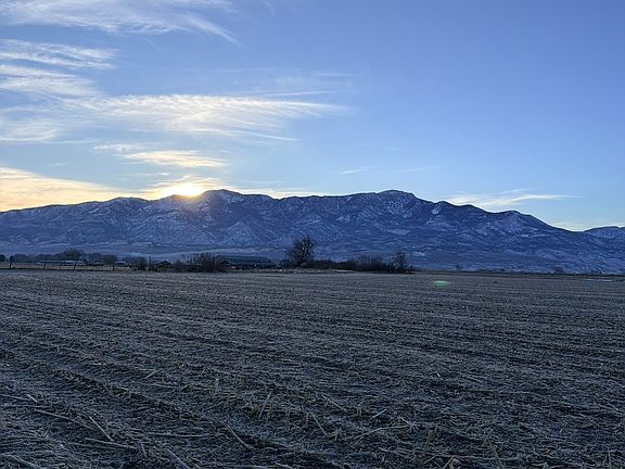 3rd image of 3061 N Field Rd