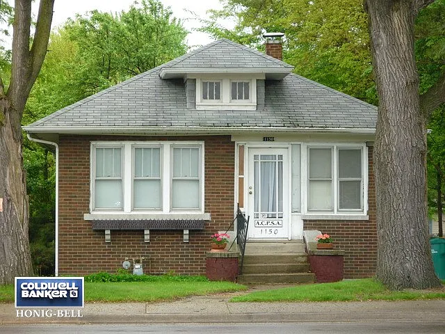 1150 W Jefferson St photo 1