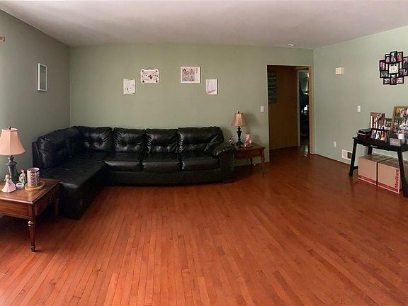 2nd image of 447 S Redwood Ave