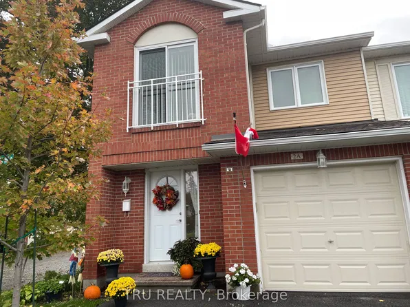 2A Millrise Ln, Ottawa, ON K2G 5G1