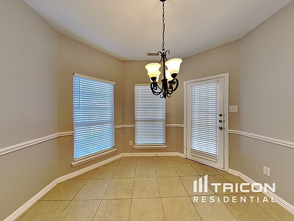5th image of 125 Lake Trail Dr