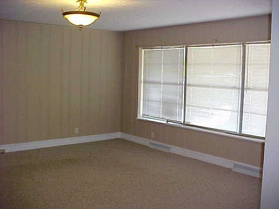 3rd image of 115 Hayes Ave
