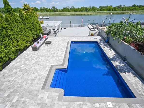 163 Whitman Dr, Brooklyn, NY 11234