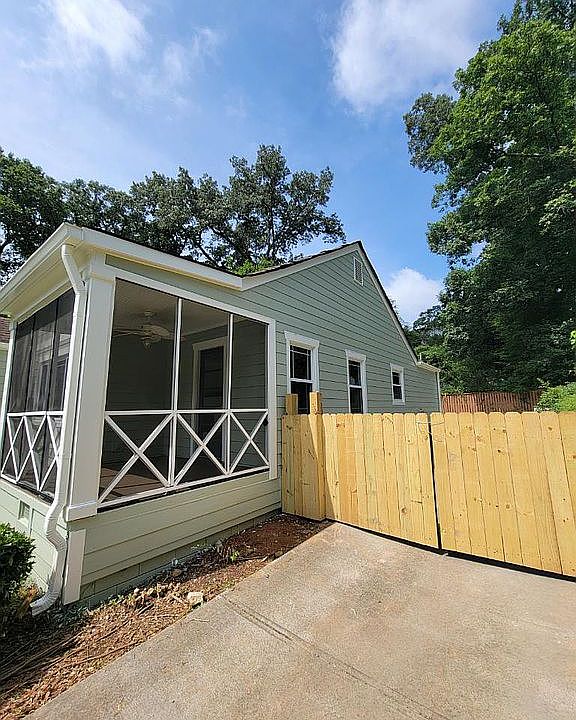 1st image of 113 Ayers Ave
