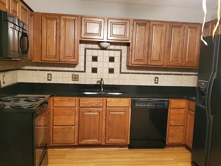1505 Grandview Ave — Photo 3