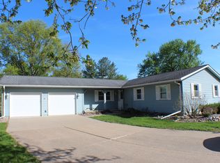 8 Apache Ct, Park View, IA 52748