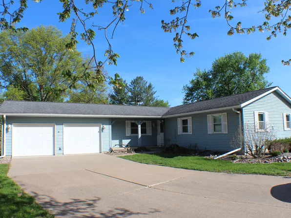 8 Apache Ct, Park View, IA 52748