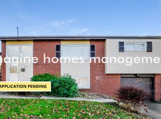 835 Quaker Dr, Irwin, PA 15642