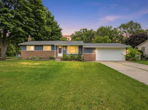 38450 Elmite St, Harrison Township, MI 48045