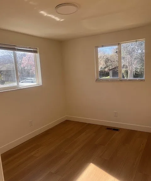 953 E Browning Ave — Photo 6