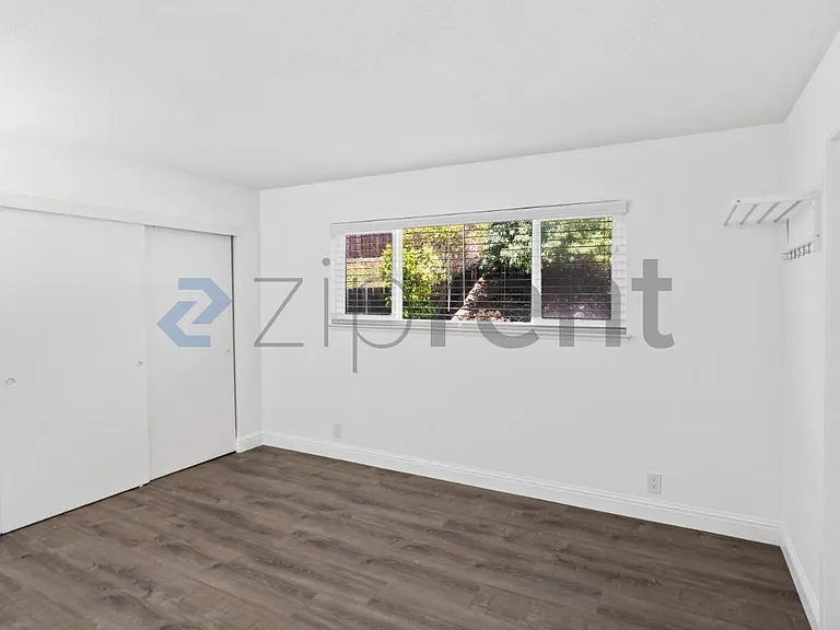 378 Spring Valley Ln — Photo 15