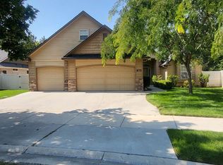 875 N Shadowridge Ave, Eagle, ID 83616