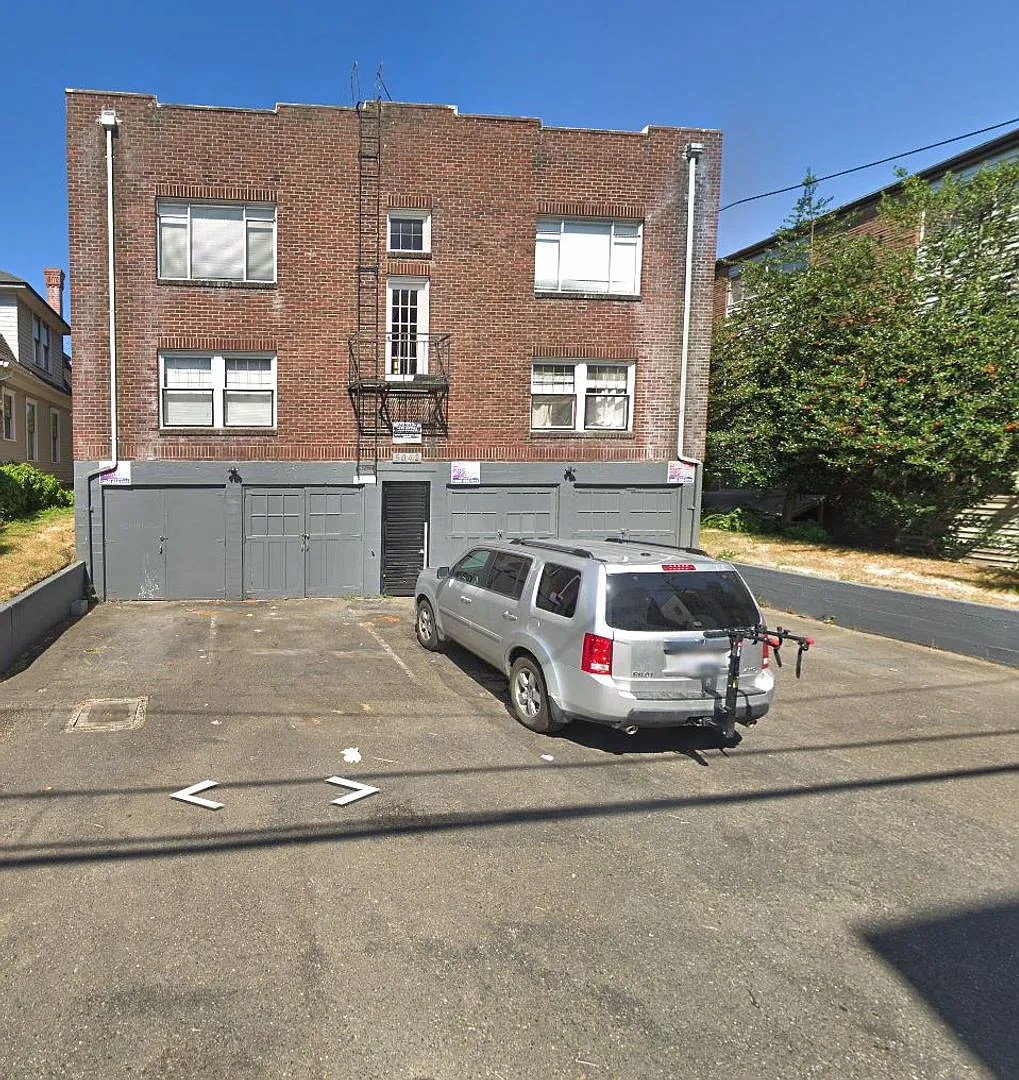 Terry Anne Apartments — Photo 3