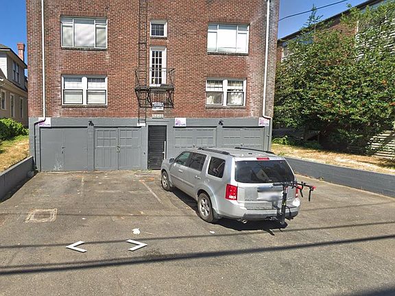 4th image of 5042 12th Ave NE APT 204