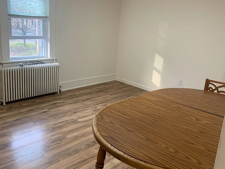 207 King St #B — Photo 11