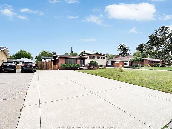 3rd image of 4100 Mount Royal Dr