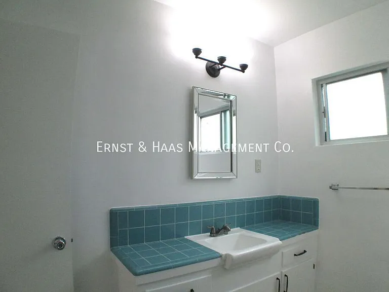 2735 E Broadway #3 — Photo 18
