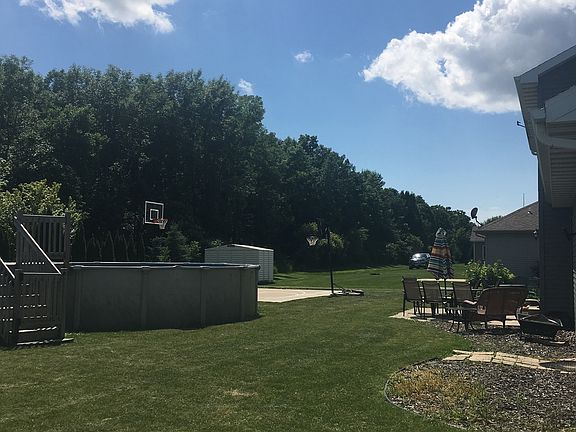 Great backyard with pool