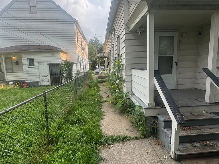 6401 Gertrude Ave — Photo 34
