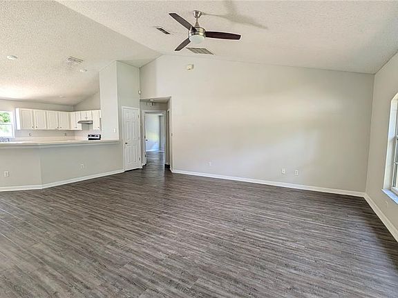 5th image of 1306 Windy Bluff Dr