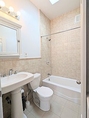 4th image of 134 W 72nd St #5R