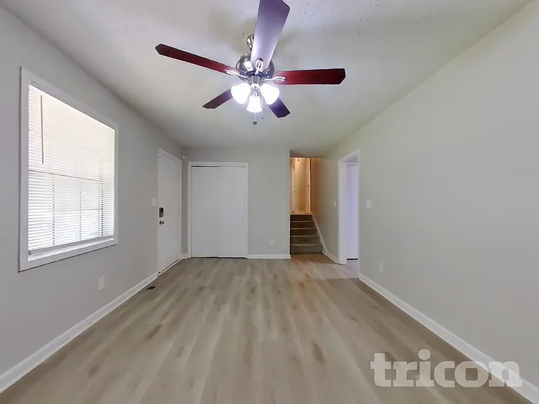 4211 Clearview Dr — Photo 3