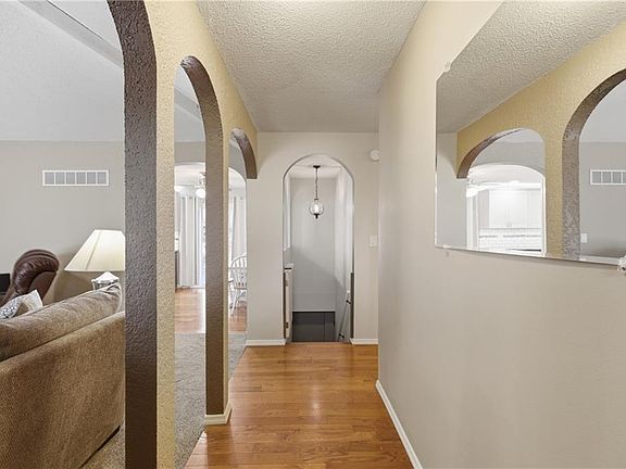 4th image of 3521 NE Stanton St