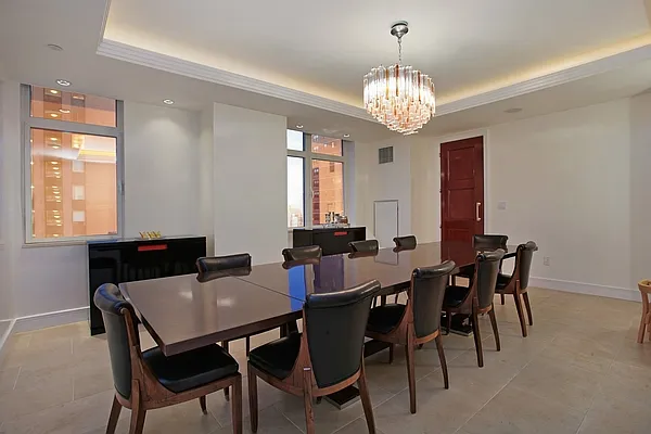 Sold by Corcoran | media 24