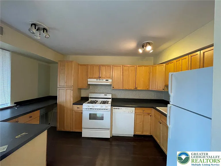 1590 Alta Dr — Photo 7