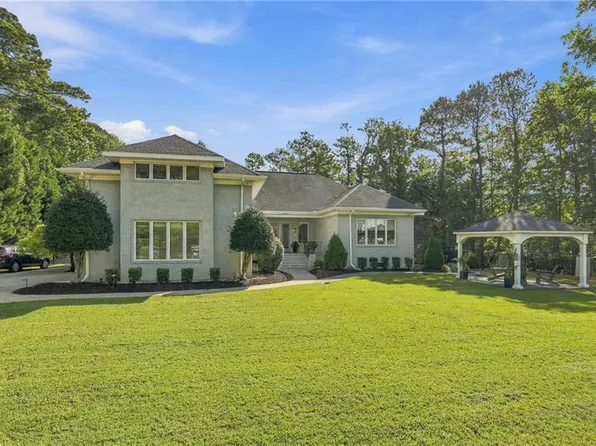 700 Linbay Dr, Virginia Beach, VA 23451