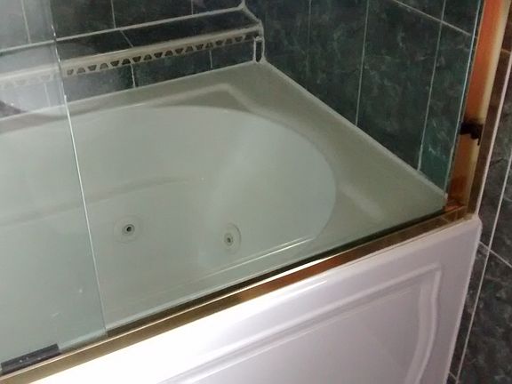 JACUZIE TUB
