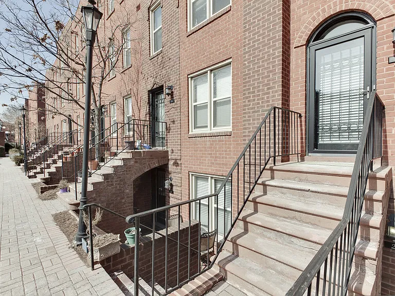 30 15th St NE #30 — Photo 13