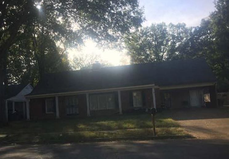 2nd image of 3003 Emerald St