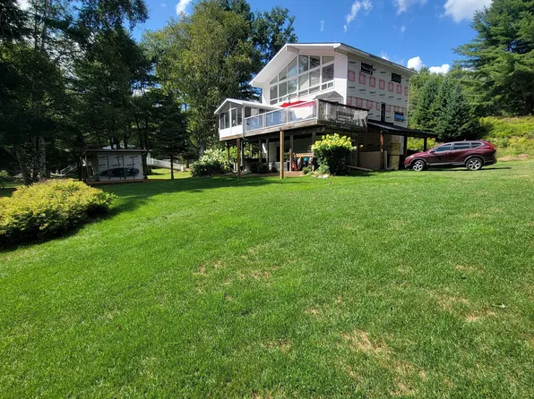 279 Seelys Rd, Huntsville, ON P1H 2J3